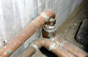 bad-plumbing-damage